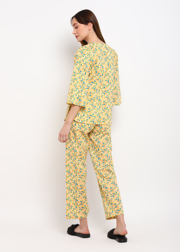 Yellow Zig Zag Line Print V Neck 3/4th Sleeve Women's Night Suit - Shopbloom