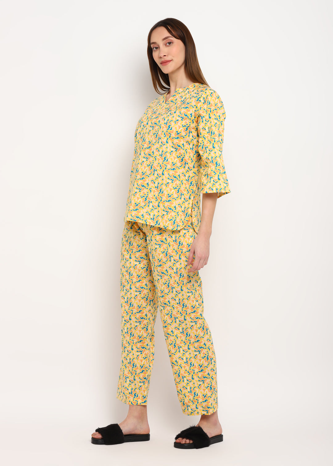 Yellow Zig Zag Line Print V Neck 3/4th Sleeve Women's Night Suit - Shopbloom