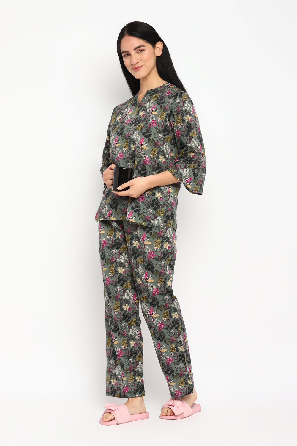 Animal Flower Print V Neck 3/4th Sleeve Women's Night suit - Shopbloom